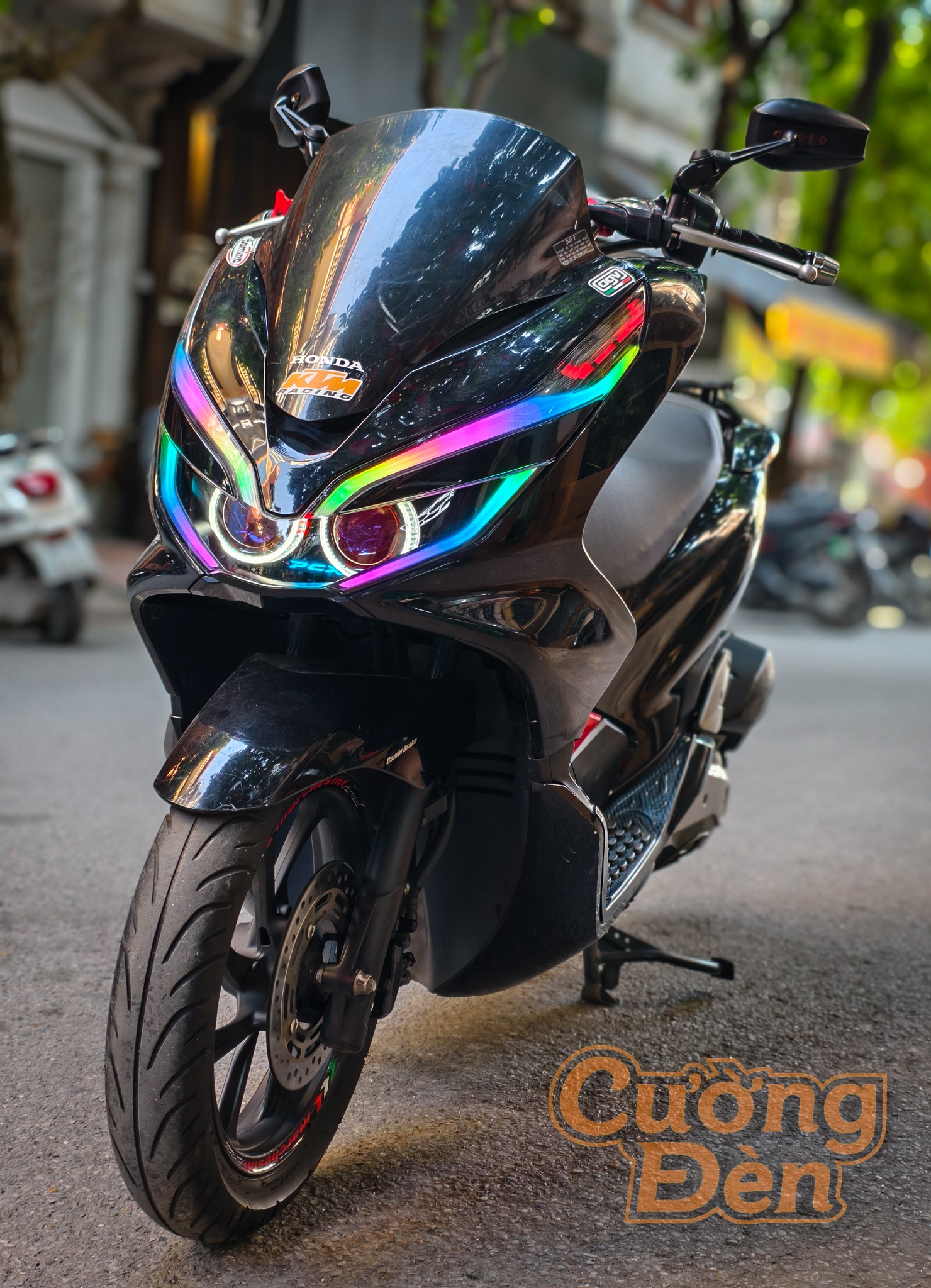 Honda PCX 2019–2024 độ bi Titan CB100 Pro – Ánh sáng êm, bám đường và gọn đẹp